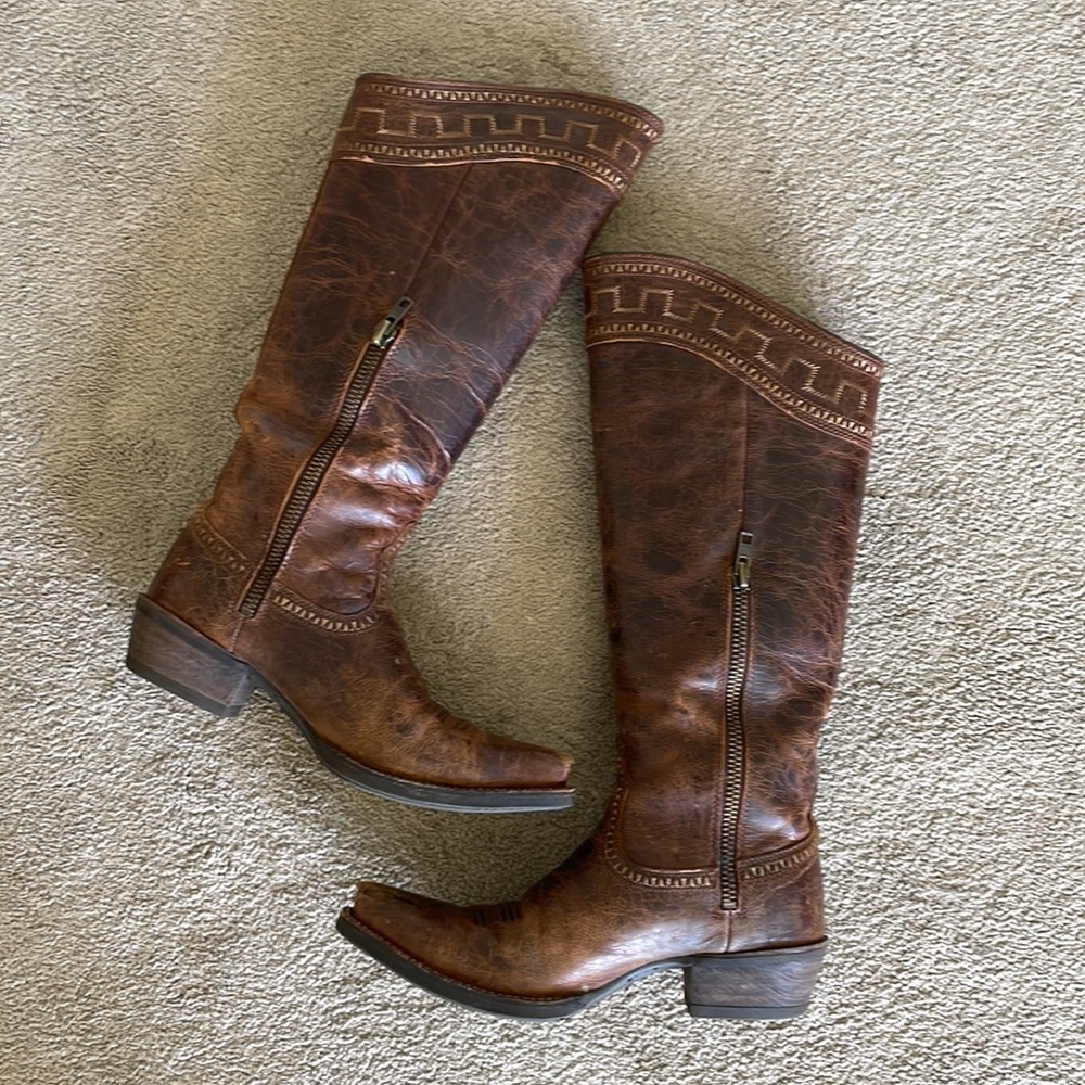 Genuine Ariat cowboy boots